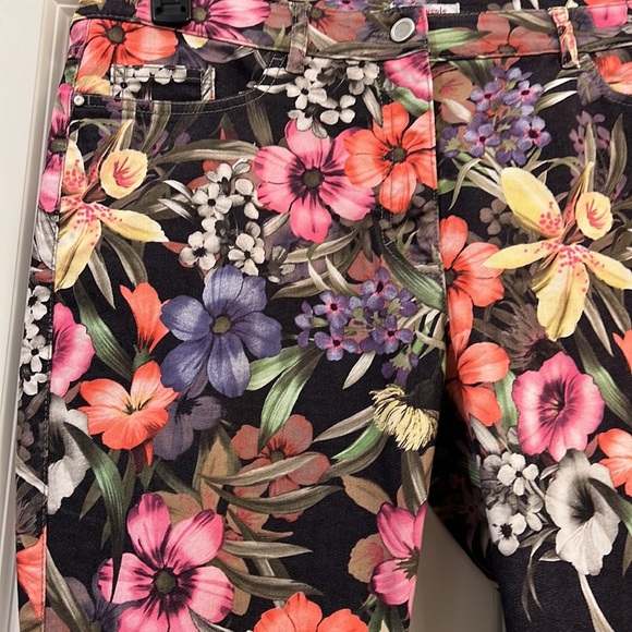 Designers ladies pants - Picture 3 of 8